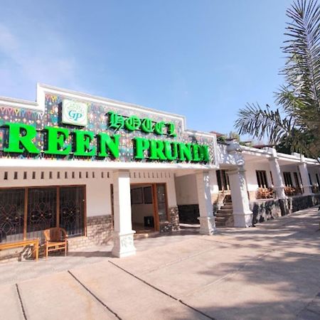 Hotel Green Prundi Лабуан-Бахо Экстерьер фото