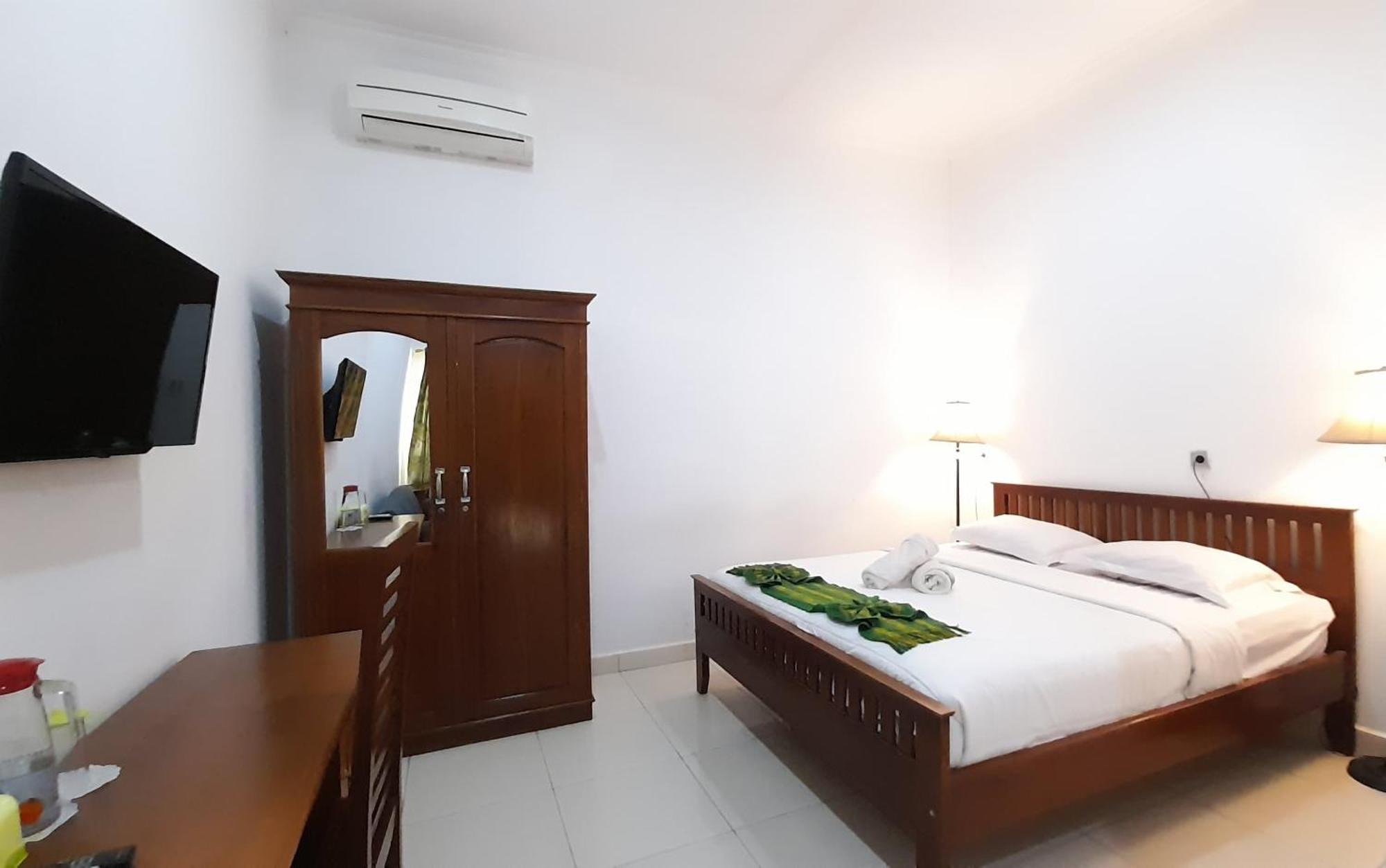 Hotel Green Prundi Лабуан-Бахо Экстерьер фото