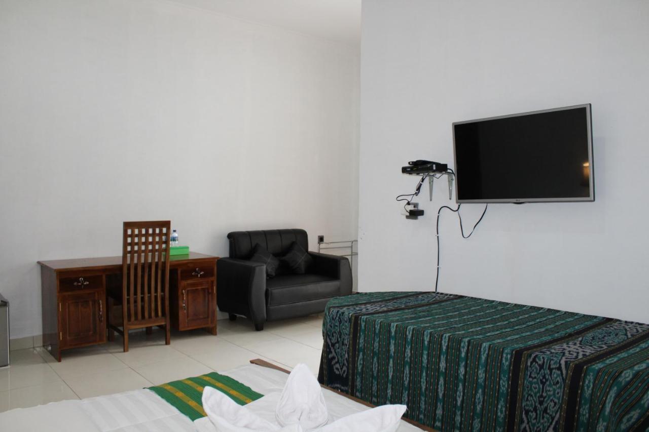 Hotel Green Prundi Лабуан-Бахо Экстерьер фото